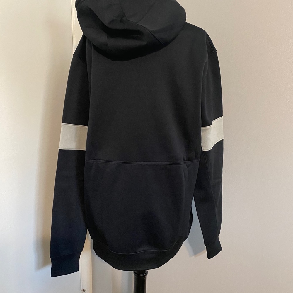 Nike Men’s Pullover Size L. NWT - Picture 2 of 4